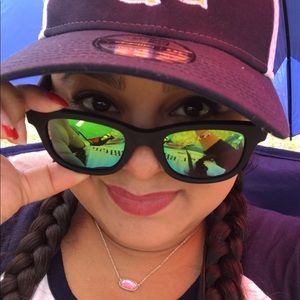 Meet your Posher Lyzette C.